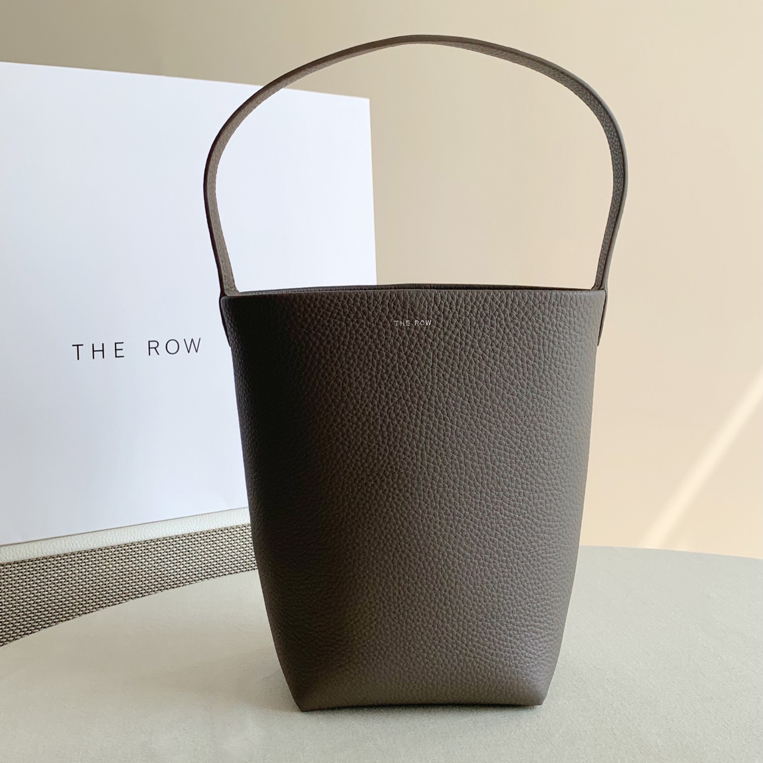 The Row 더로우 파크토트 Parktotebag 스몰 (소가죽)