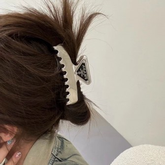 PRADA 프라다 크림클립 #2510221435