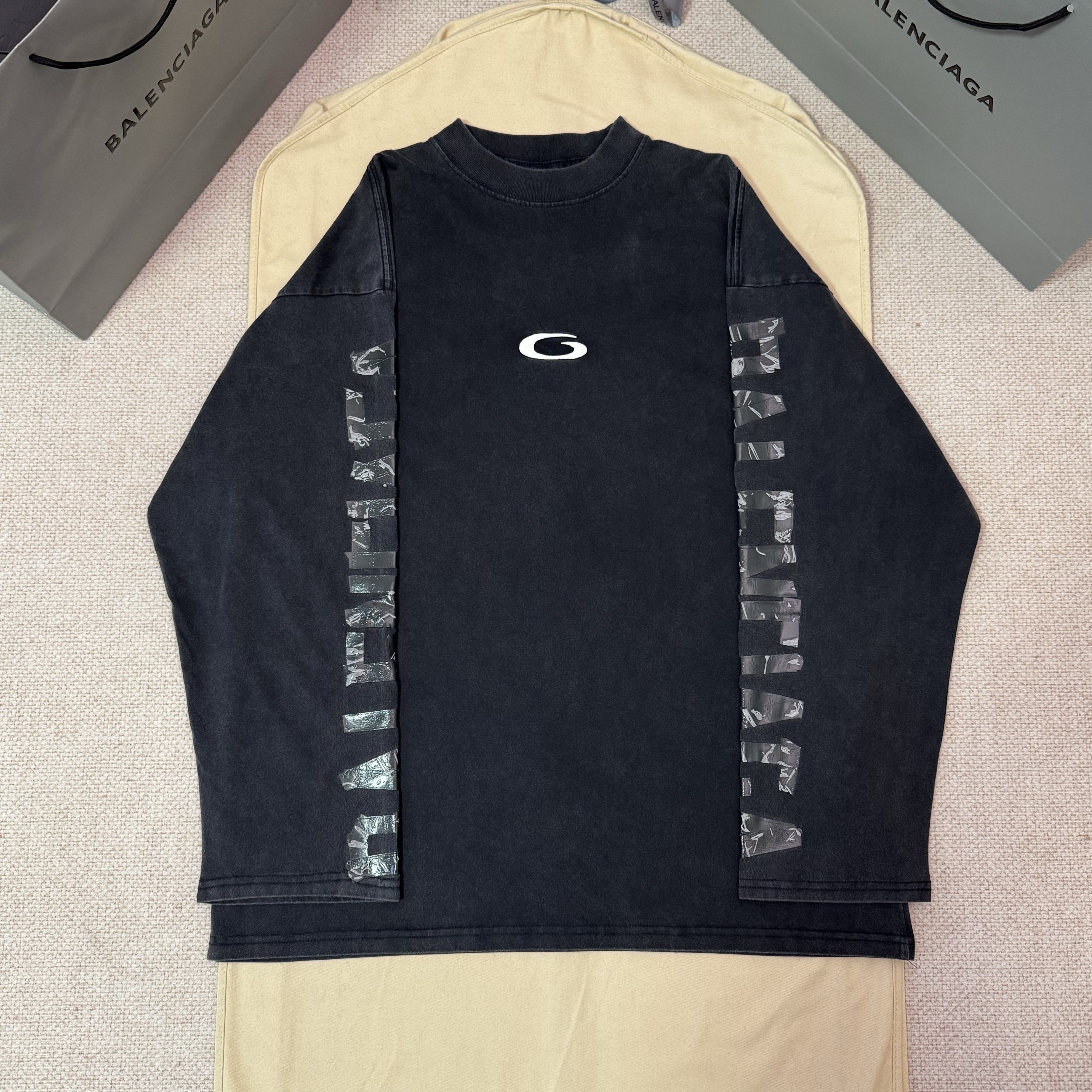 BALENCIAGA 발렌시아가 TRANSPARENT TAPE SHIFYED 긴팔 #221751219