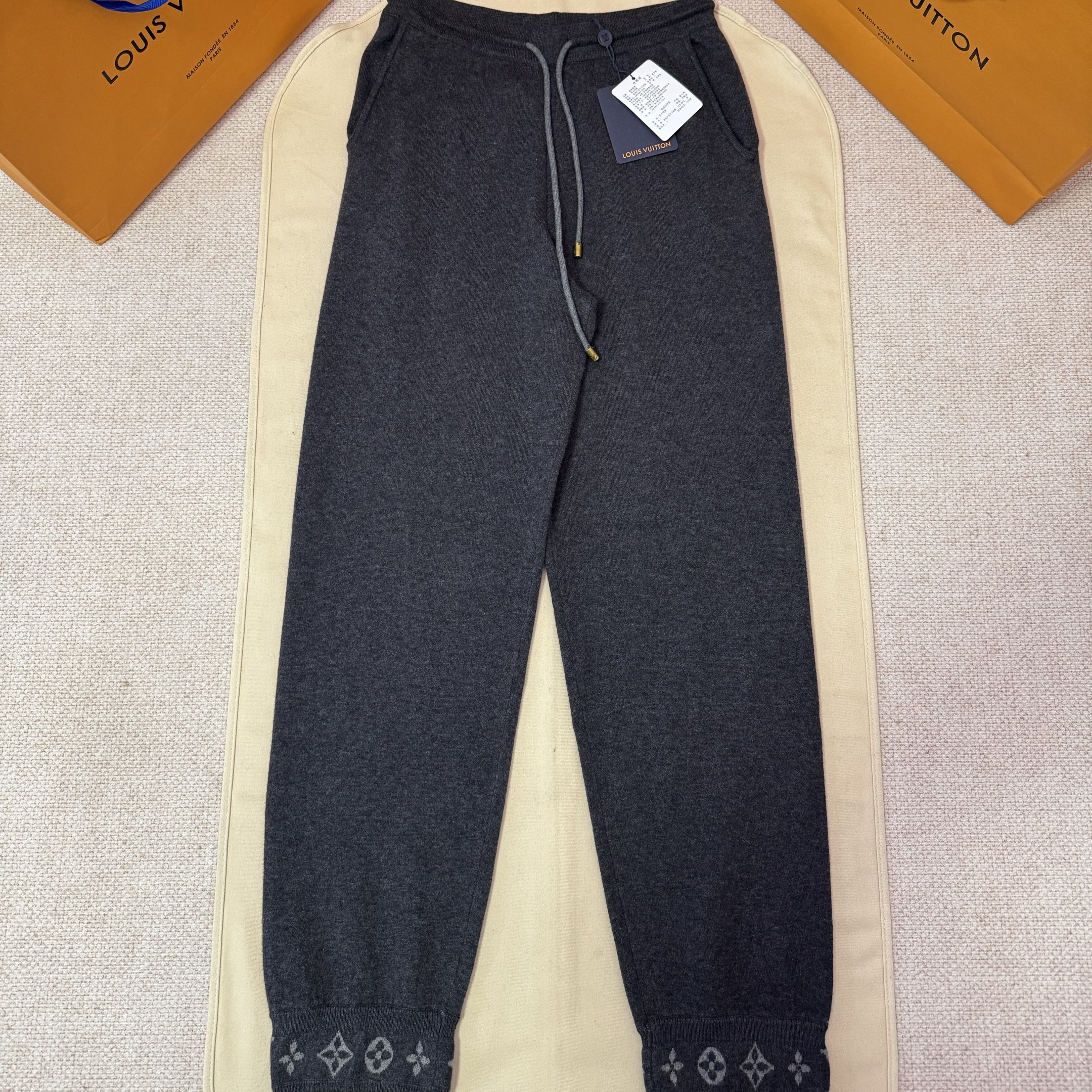 LOUIS VUITTON 루이비통 양면 니트 팬츠 1AGJWP #16226113