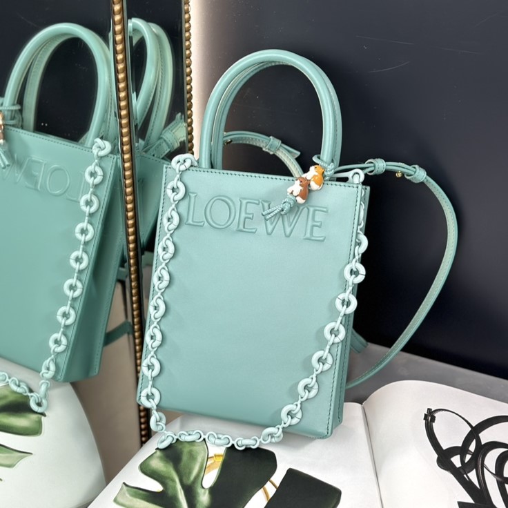 LOEWE 로에베 Standard A5 Tote #19136225