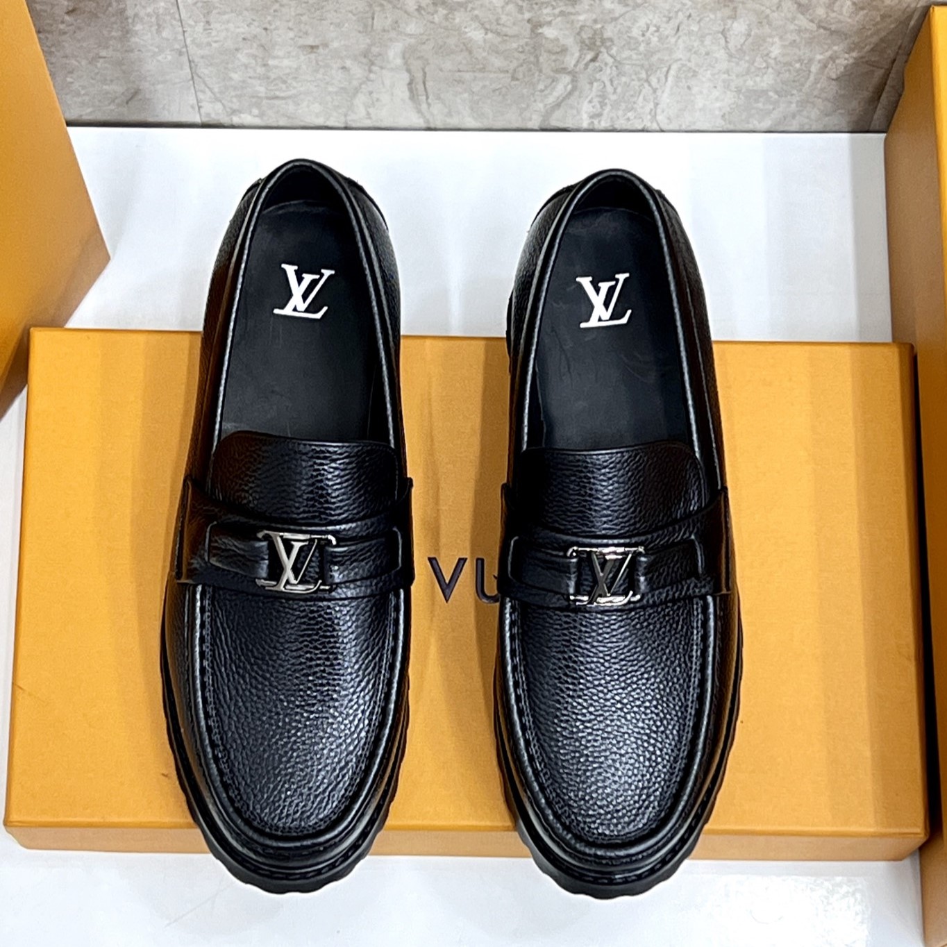 LOUIS VUITTON 루이비통 남자구두 #1466227