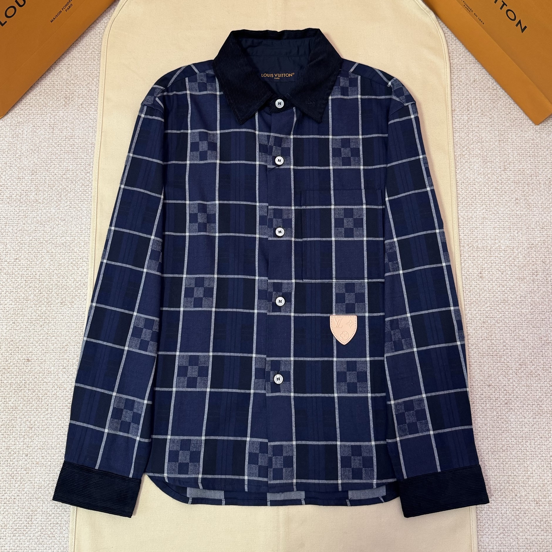 LOUIS VUITTON 루이비통 플란넬 셔츠 1AJC28