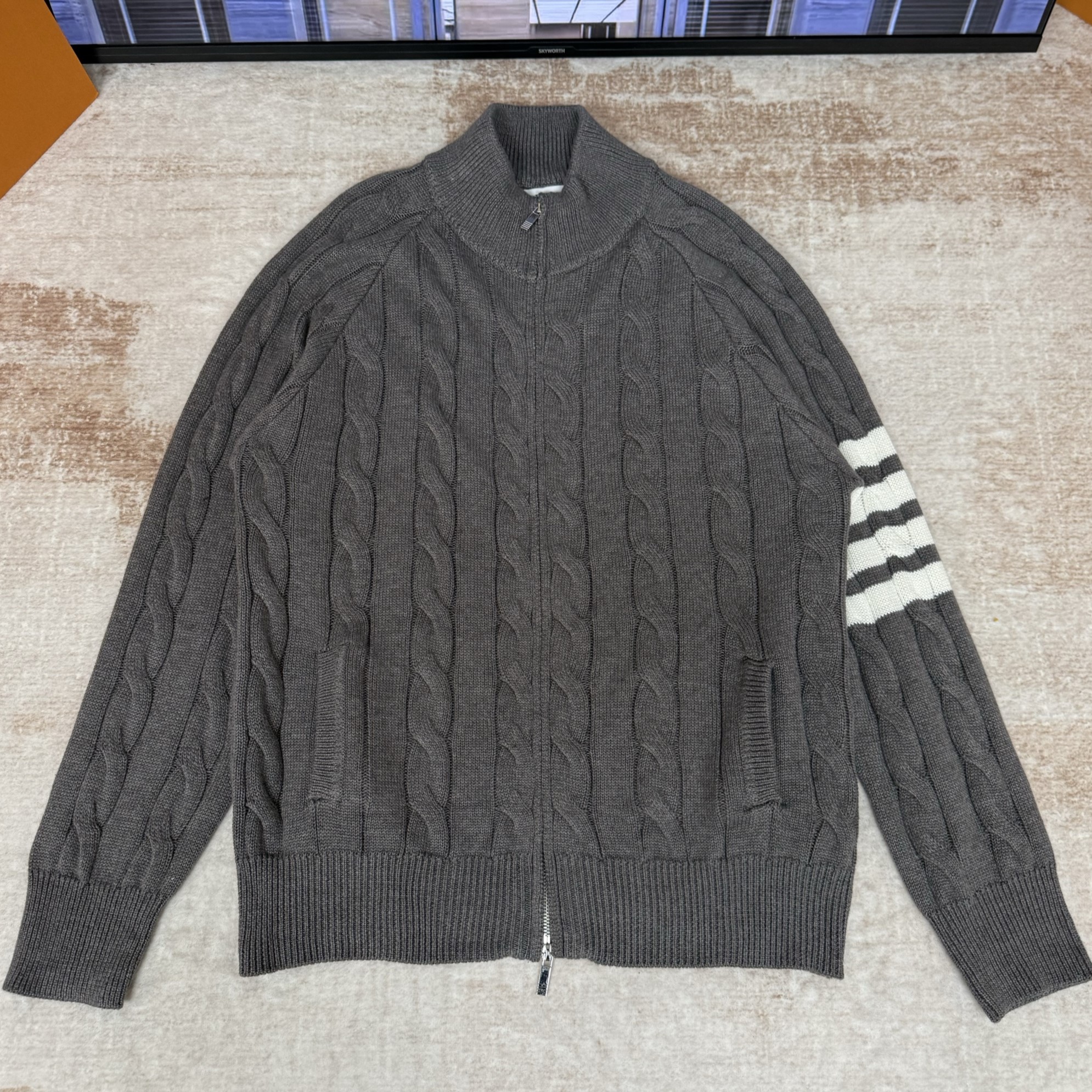 THOM BROWNE 톰브라운 의 남성용 케이블 니트 울 가디건 #1926325