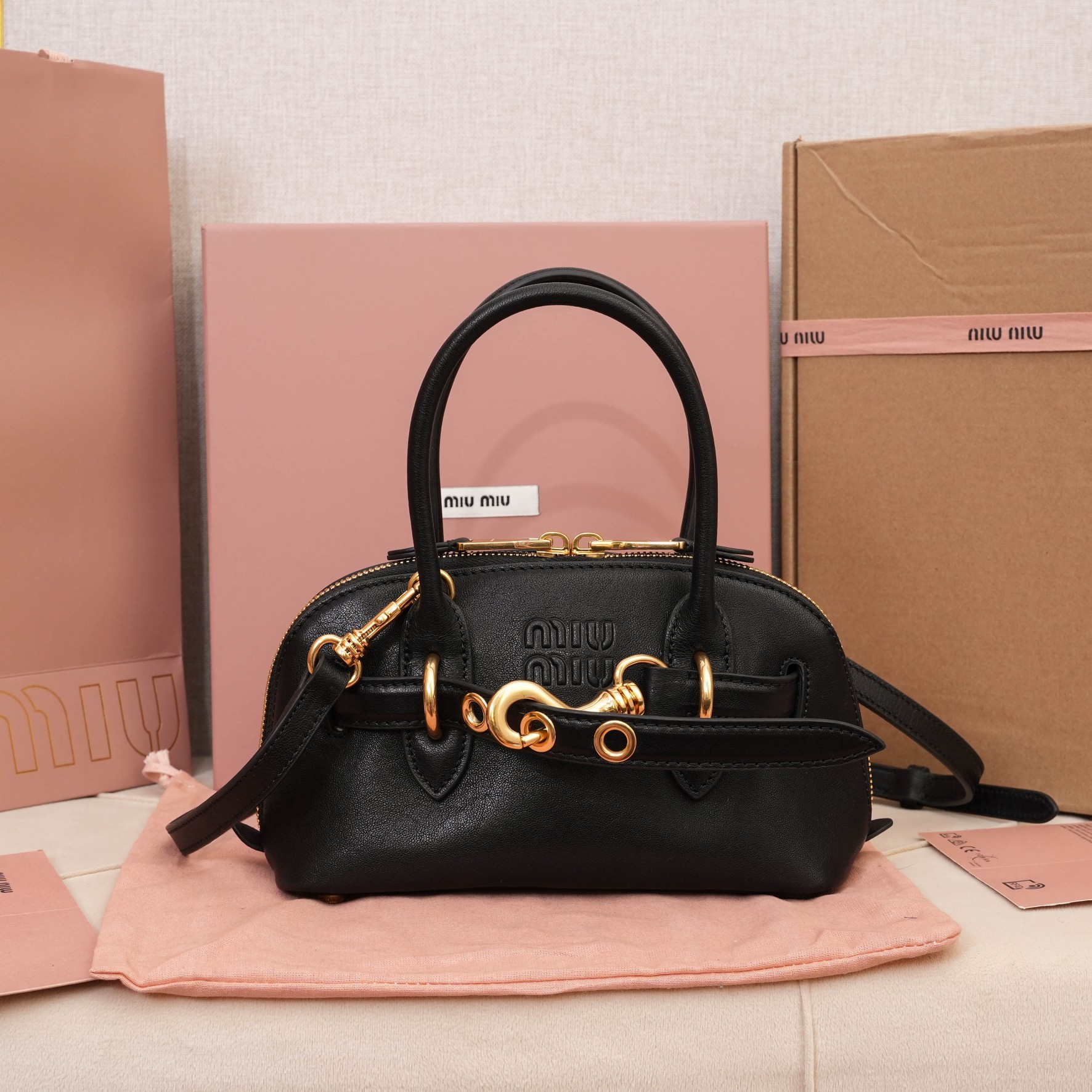 MIUMIU 미우미우 아방뛰르 나파 가죽백 미니 5BP090