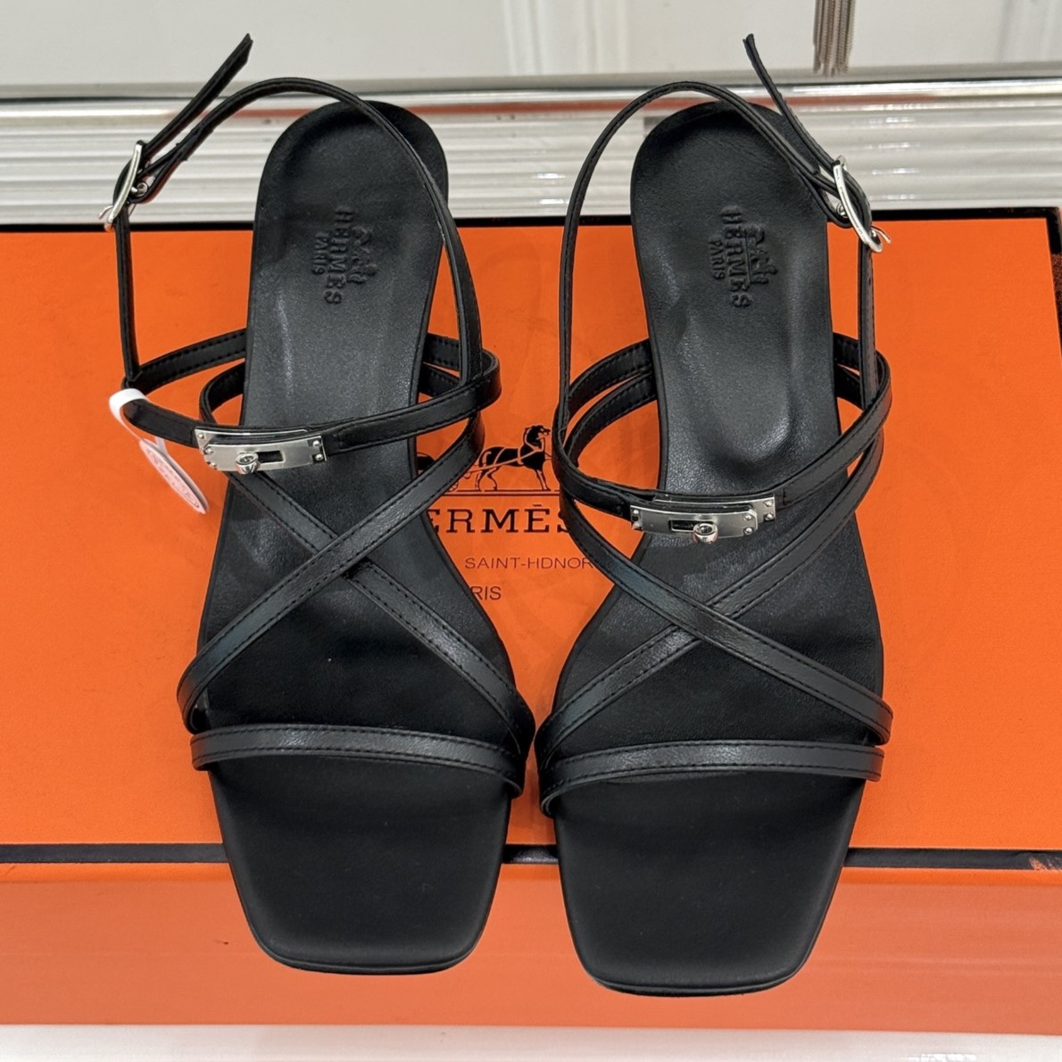 HERMES 에르메스 뮤즈 40 샌들 (Muse 40 Sandal) #198656