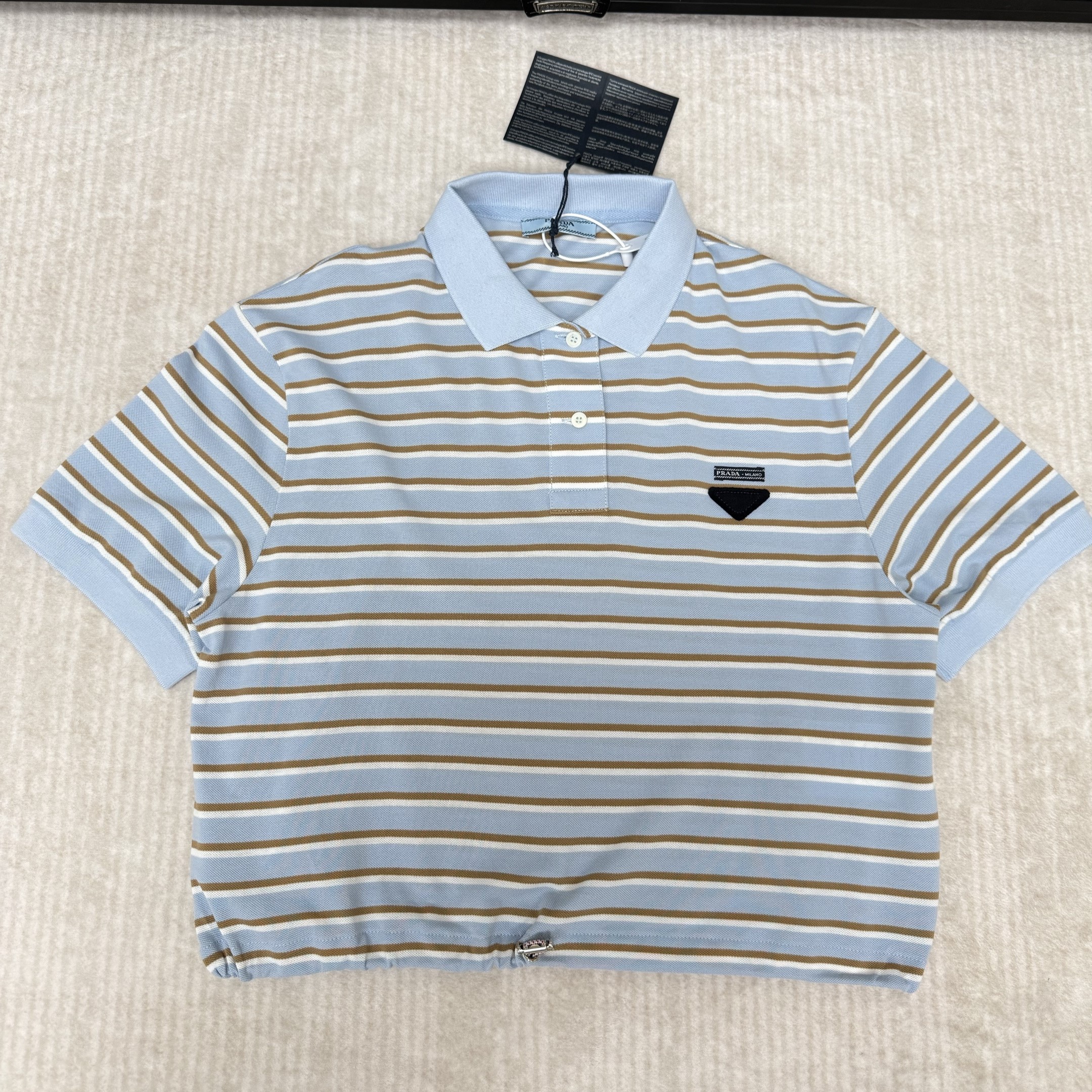 PRADA 프라다 크롭 스트라이프 피케 폴로 셔츠 (Cropped striped piqué polo shirt)
