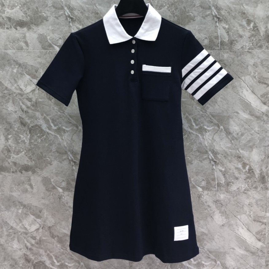 THOM BROWNE 톰브라운 텍스처드 피케 4-바 미니 폴로 드레스 (Thom Browne Textured Pique 4-Bar Mini Polo Dress)