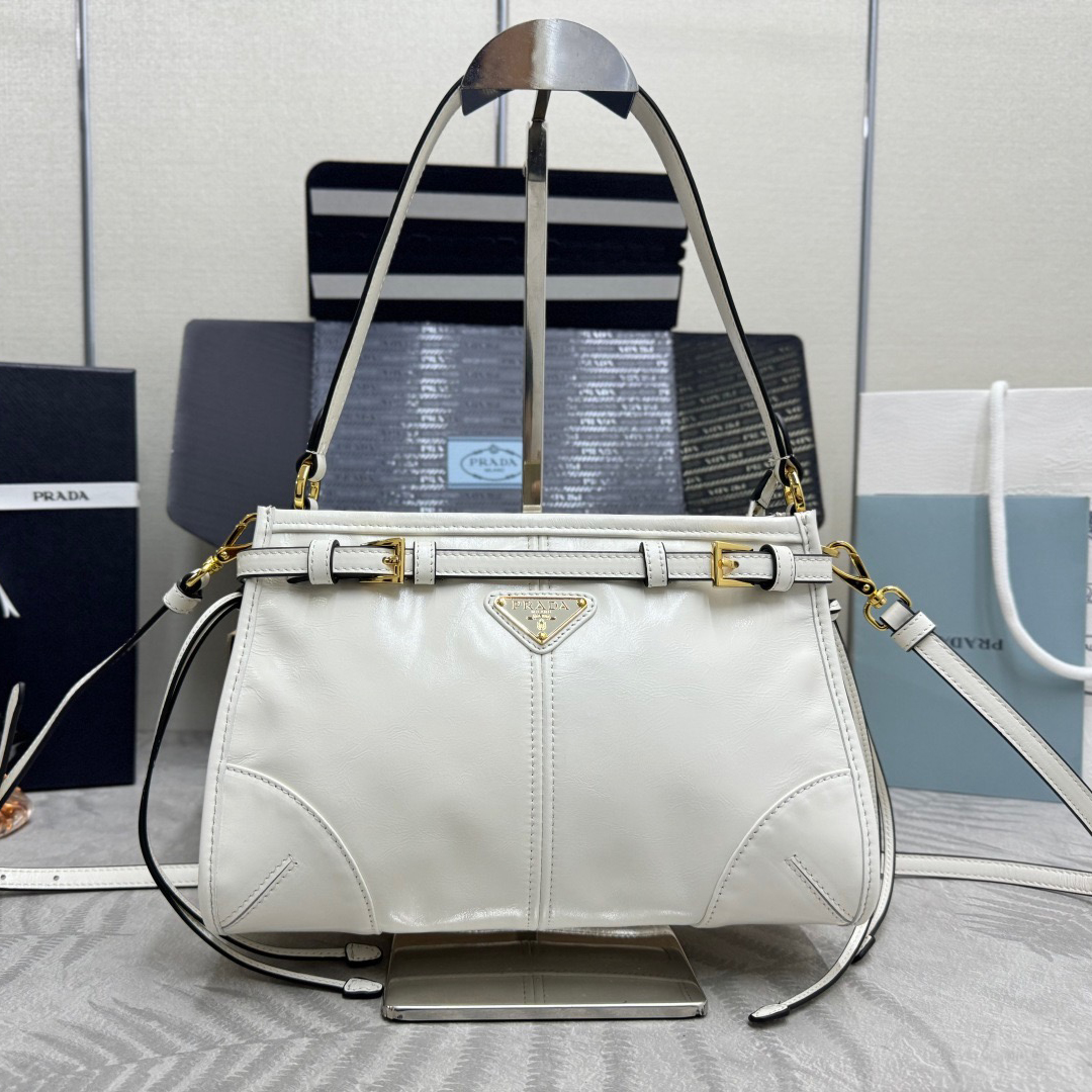 PRADA 프라다 버클 가죽 핸드백 1BC297
