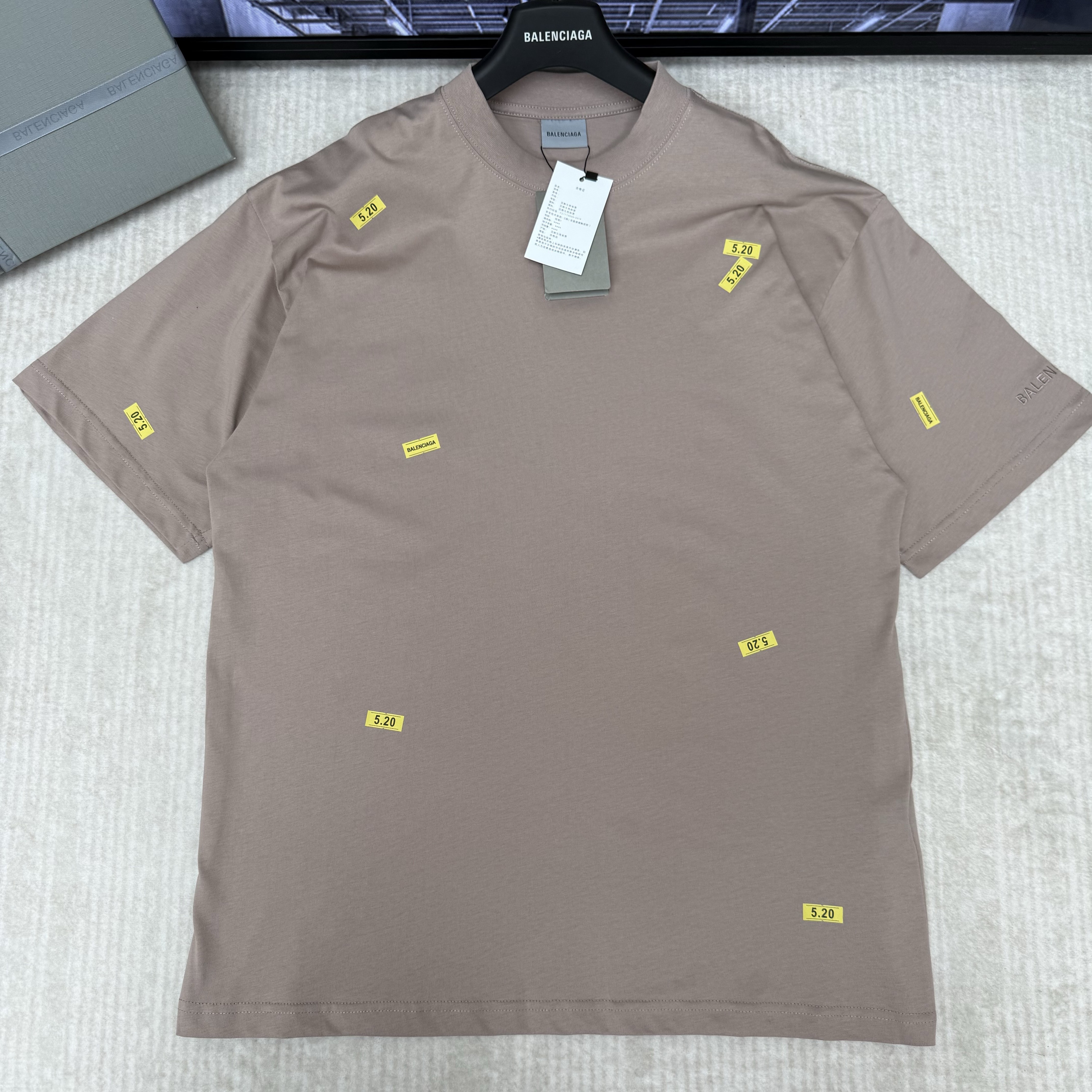 BALENCIAGA 발렌시아가 520 스티커즈 미디엄 핏 티셔츠 #1736527