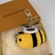 LOUIS VUITTON 루이비통 비 LV 크로셰 백 참 옐로우 (Bee LV Crochet Bag Charm Yellow) M02585