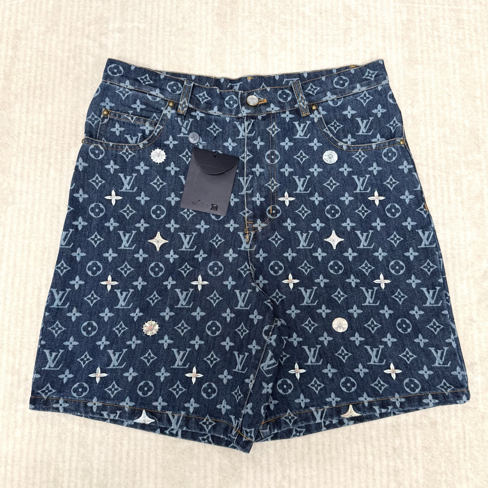 LOUIS VUITTON 루이 비통 모노그램 데님 쇼츠 인디고 1AK6QY