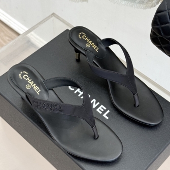 CHANEL 샤넬 클래식 크리스탈 로고 새틴 통 힐 샌들 #18196610