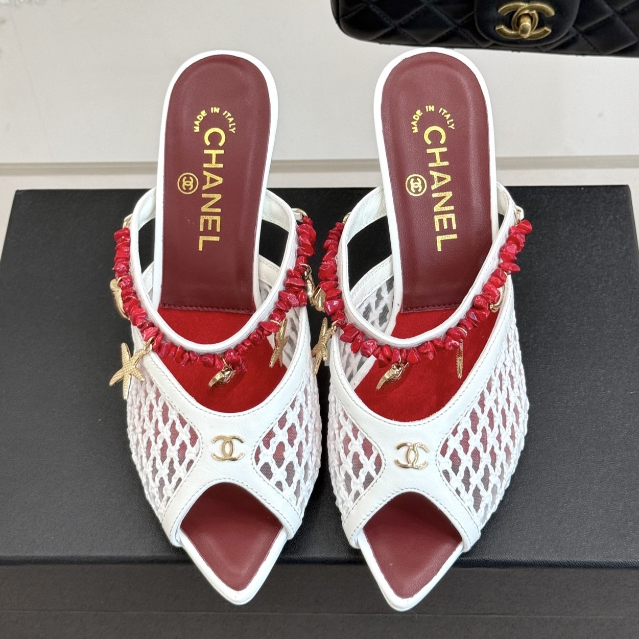 CHANEL 샤넬 코코 비치 컬렉션 메쉬 뮬 ( Coco Beach Mules)