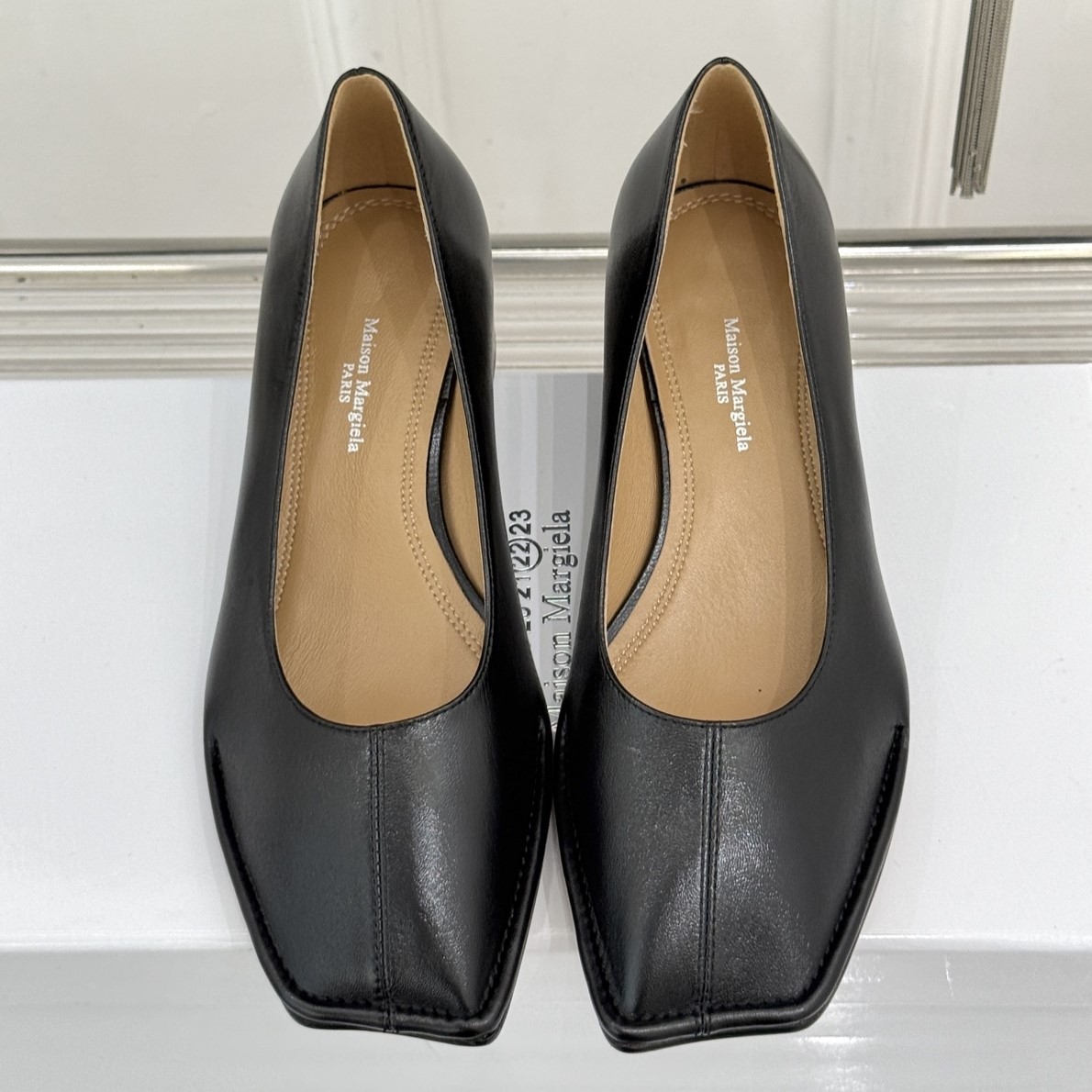 MAISON MARGIELA 메종 마르지엘라 파이프드 펌프스 (Piped Pumps)
