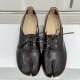 MAISON MARGIELA 메종 마르지엘라 타비 레더 레이스업 옥스포드 / 더비 슈즈 (Tabi Lace-Up Shoes)