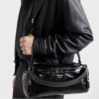 PRADA 프라다 디스트레드 가죽 멀티 포켓 숄더백 2VH217