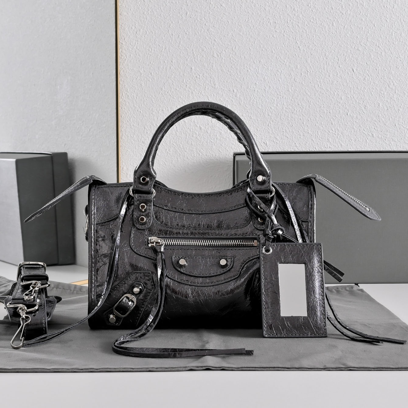 BALENCIAGA 발렌시아가 Lecity르시티 네오 카골 XS 핸드백 (12칼러) 700940