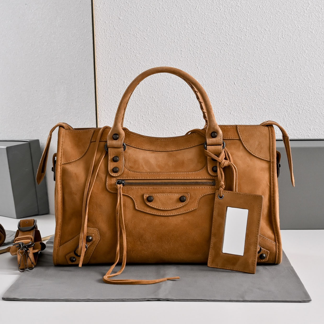 BALENCIAGA 발렌시아가 Lecity르시티 스웨이드 노루가죽 M 핸드백 (4칼러) 823058