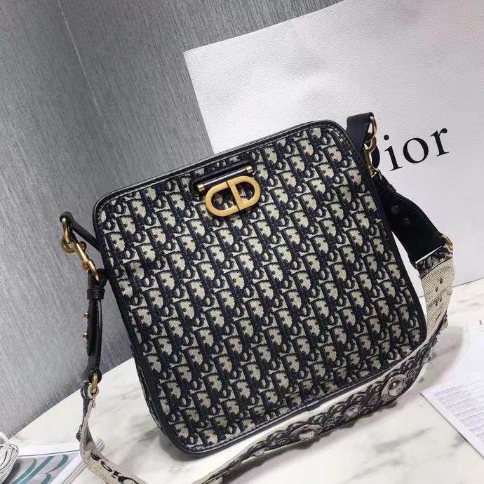 DIOR 디올