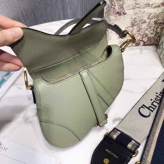 DIOR 디올