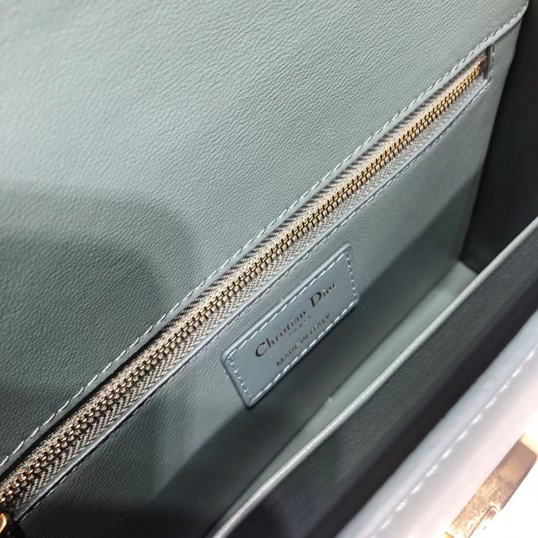 DIOR 디올