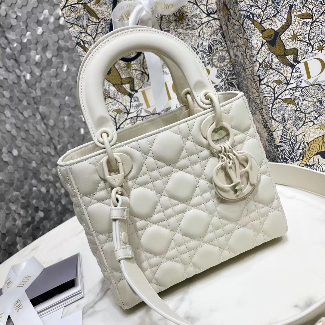 DIOR 디올