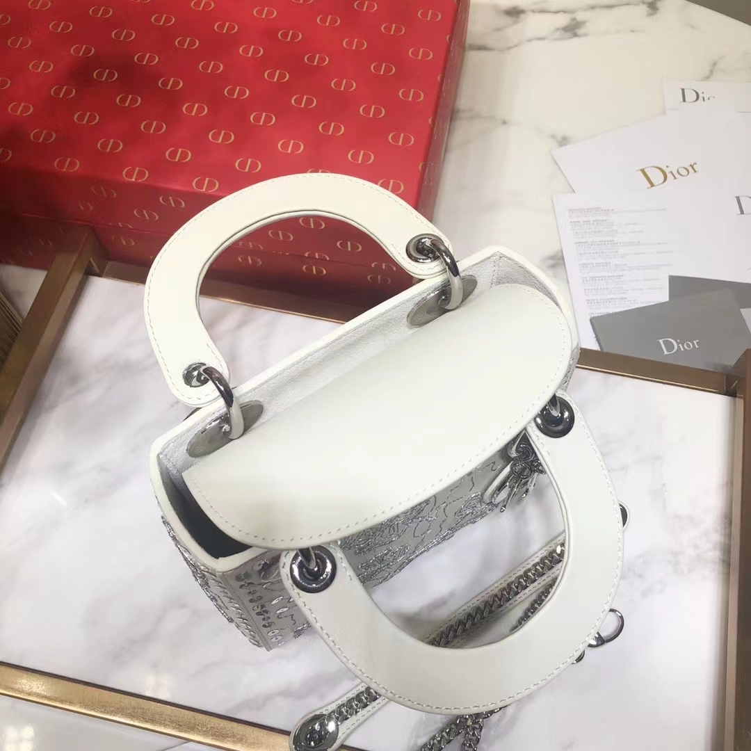 DIOR 디올