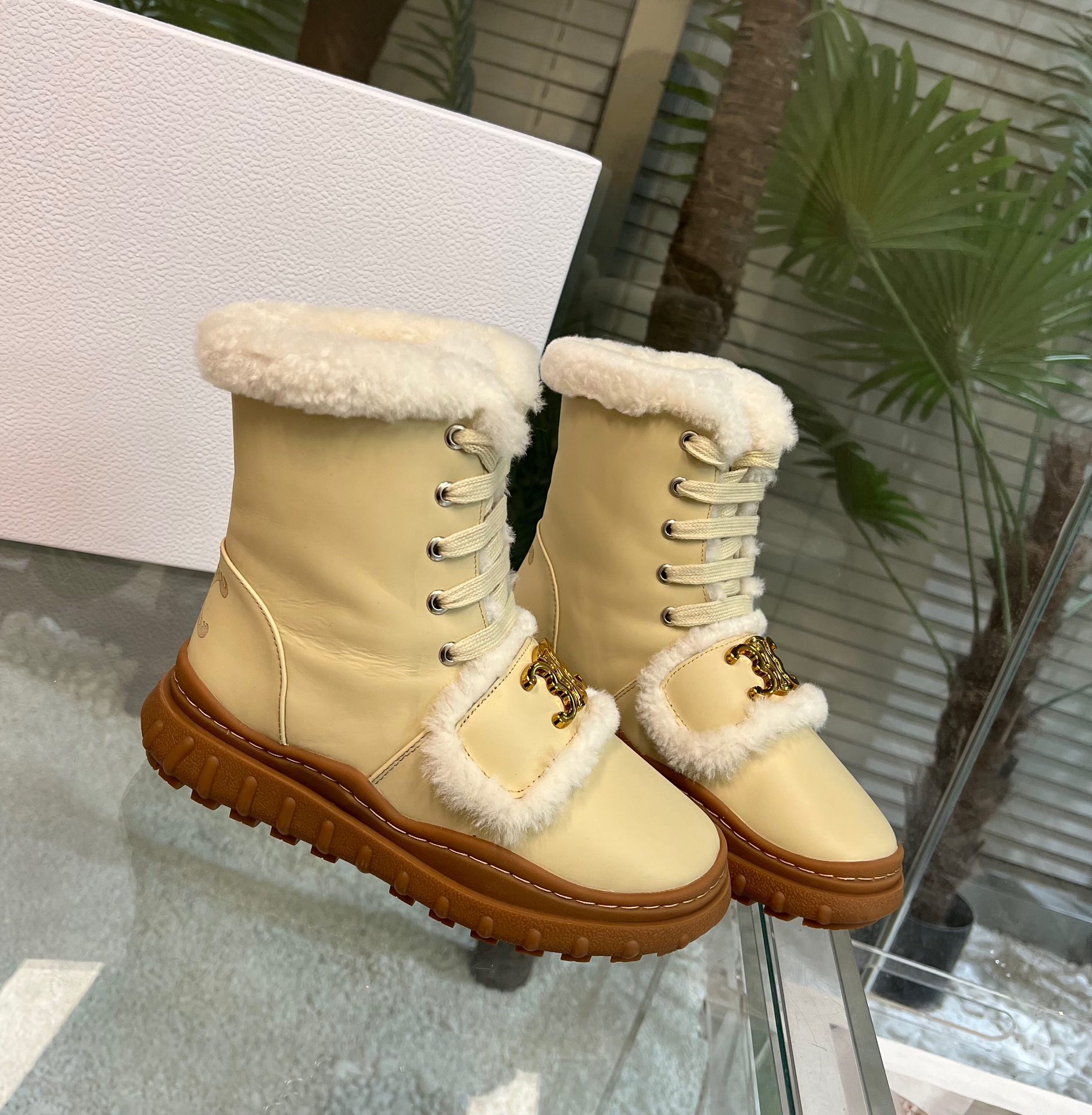 CELINE