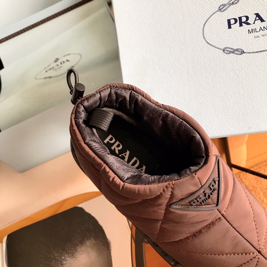 프라다 [PRADA]