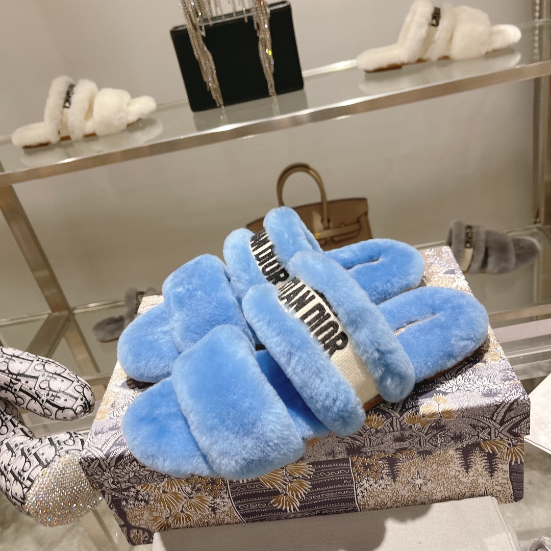 디올 [DIOR]