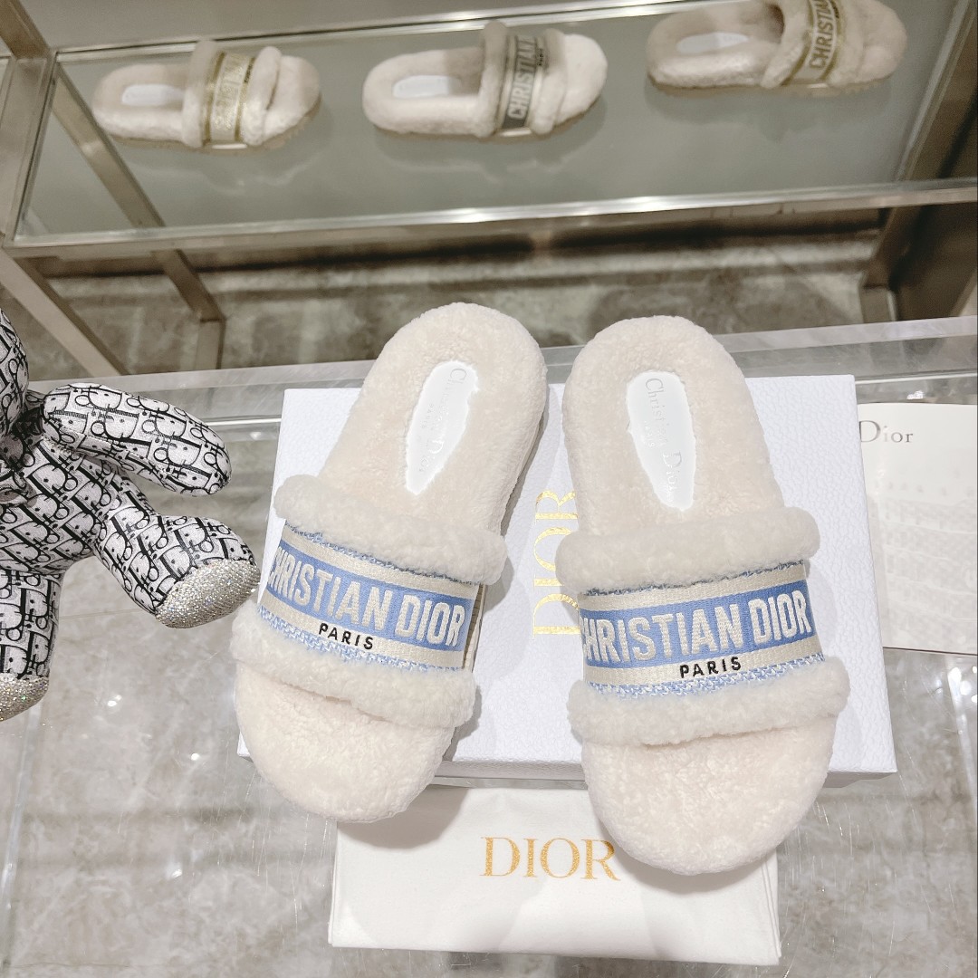 디올 [DIOR]