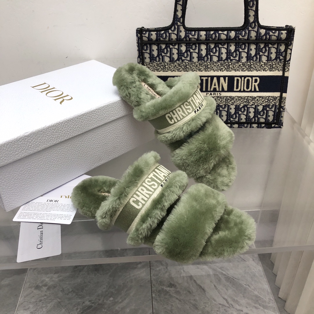 디올 [DIOR]