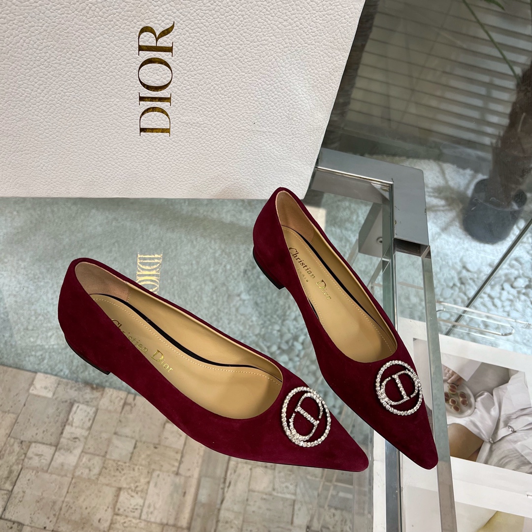 디올 [DIOR]